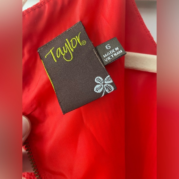 Taylor Romantic overlay stripe one piece pleated midi dress size 6 - Picture 7 of 7